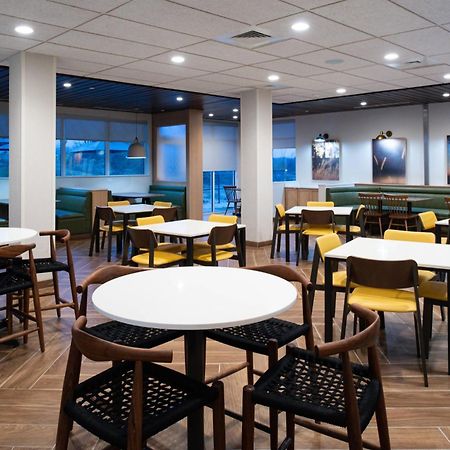 Fairfield Inn & Suites By Marriott Charlotte University Research Park Bagian luar foto
