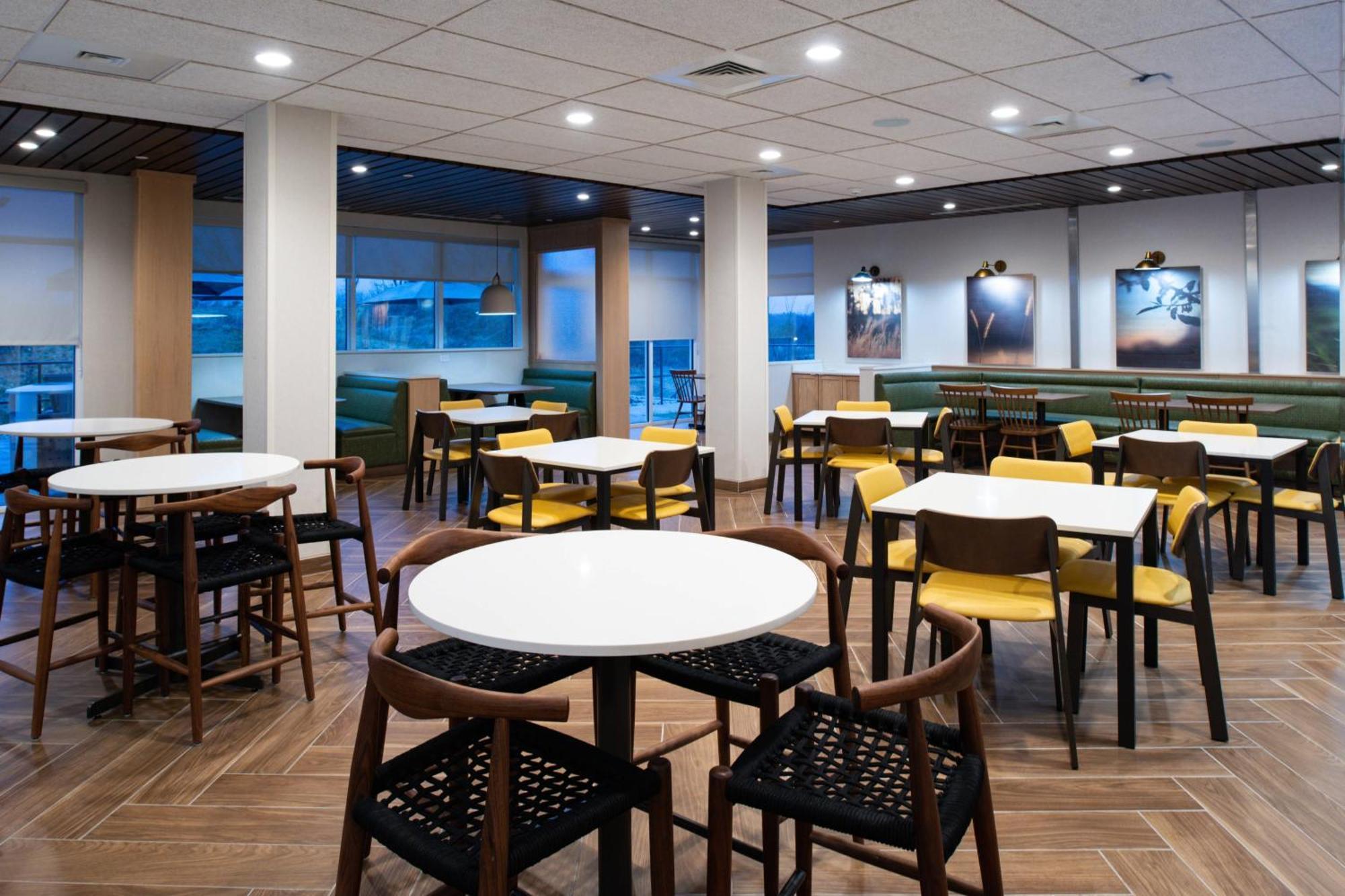 Fairfield Inn & Suites By Marriott Charlotte University Research Park Bagian luar foto