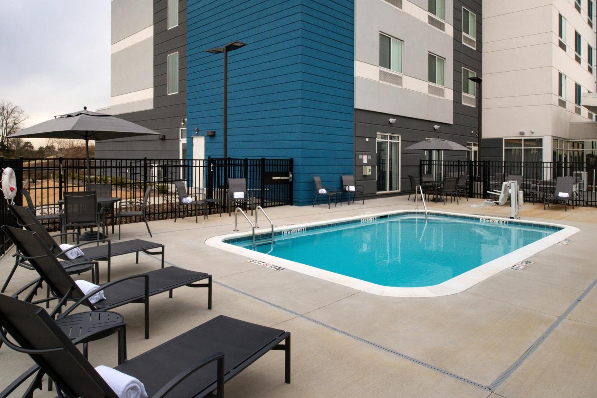 Fairfield Inn & Suites By Marriott Charlotte University Research Park Bagian luar foto
